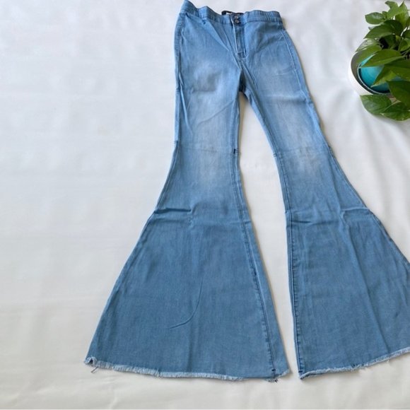 Umgee | High Rise Fringe Hem Bell Bottom Stretch Denim Jeans Light Wash New 3 - Picture 5 of 14